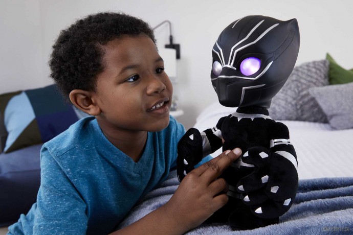 Marvel Black Panther Heart of Wakanda Plush Figure with Lights and Sounds, Black Panther Soft Doll for Fans and Collectors, HJM24