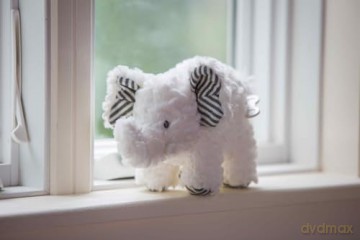 Mary Meyer 42552 Afrique Elephant Soft Toy with Wind Up Music