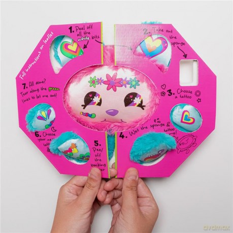TattooMeez Pink, tattoos for kids to create a personalised teddy bear, with the neon temporary tattoos also suitable skin. Peel, tattoo and unbox, fun personalised gifts for kids.