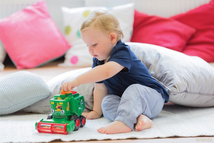 WOW Toys Harvey Harvester