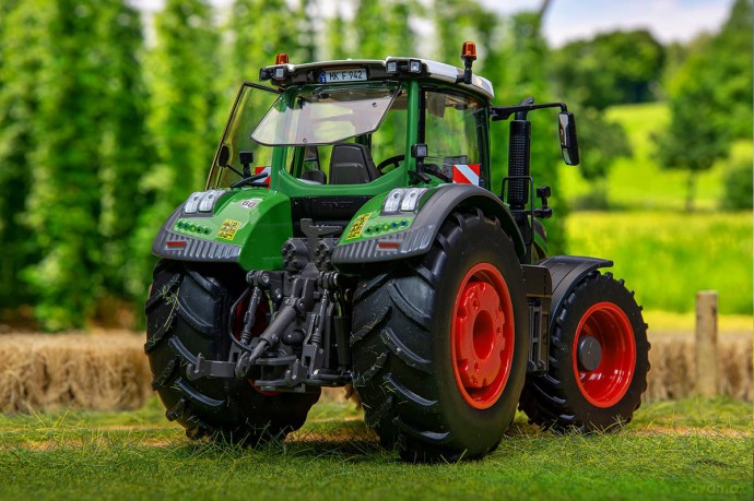 Wiking 7865 Fendt 942 Vario Tractor, Green