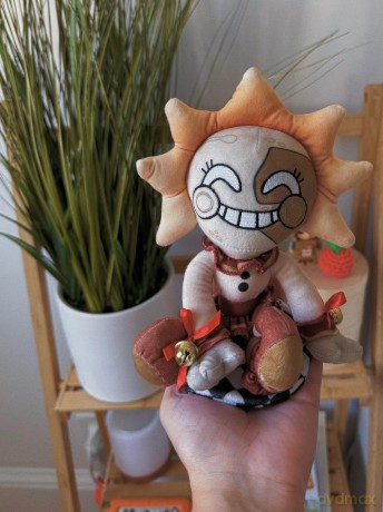 Youtooz Five Nights at Freddys Sun Plush, Golden Yellow