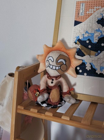 Youtooz Five Nights at Freddys Sun Plush, Golden Yellow