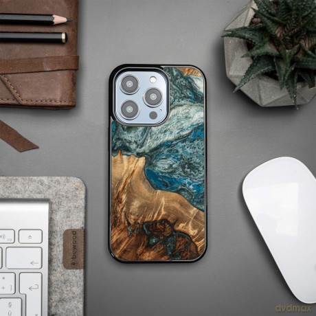 Bewood nakładka Unique do iPhone 15 Pro 6,1 Planets Ziemia