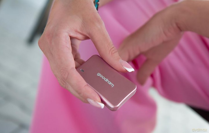 Dysk SSD HX200 500GB USB-C+A 1500/900MB/s różowe złoto