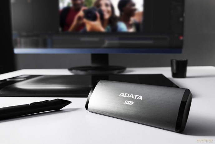 Dysk zewnętrzny SSD SE760 512G USB3.2-A/C Tytanowy