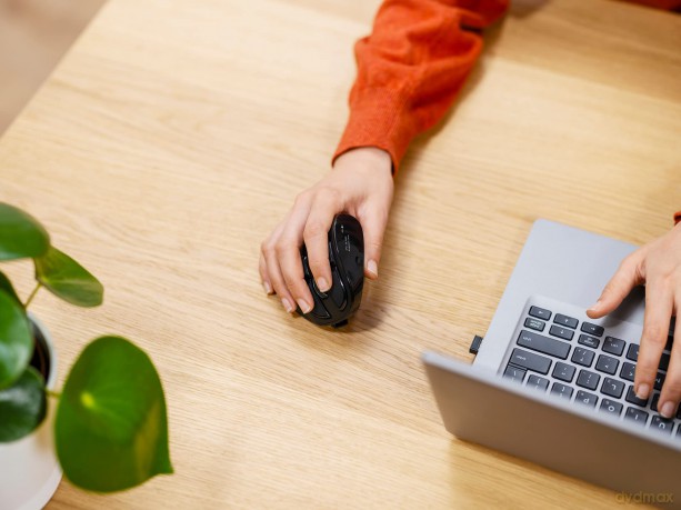 Ergonomiczna mysz bezprzewodowa Voxx Bigfoot Podkładka pod mysz BigFoot Podkładka pod mysz - niebieskaPodkładka pod mysz i klawiaturę XXL czarnaPodkładka pod mysz Boye eco czarnaPodkładka pod mysz i klawiaturę Benya XXL niebieskaPodkładka pod mysz