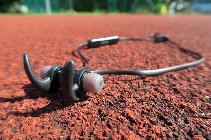 iL93BL Czarne by AWEI douszne słuchawki bezprzewodowe Bluetooth 4.2
