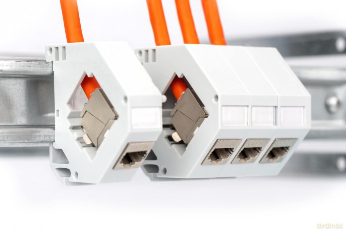 Kabel teleinformatyczny instalacyjny kat.7, S/FTP, Dca, drut, AWG 23/1, LSOH, 500m, pomarańczowy, szpula