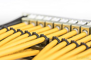 Kabel teleinformatyczny instalacyjny kat.7A, S/FTP, B2ca, drut, AWG 22/1, LSOH, 500m, szpula Żółty