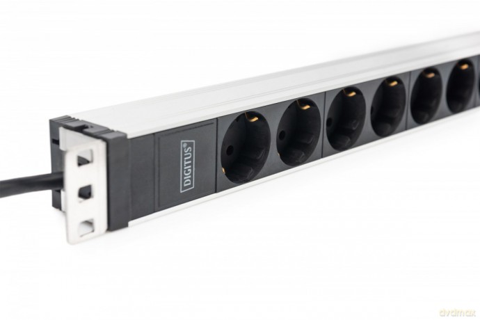 Listwa zasilająca PDU 19" Rack, 8x gniazdo ze stykami ochronnymi unischuko 16A/230V, 1x wtyczka IEC C20, 16A, przewód zasilający 2 m, Aluminiowa