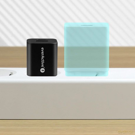 Ładowarka USB/USB-C QC3.0 30W technologia GaN Czarna