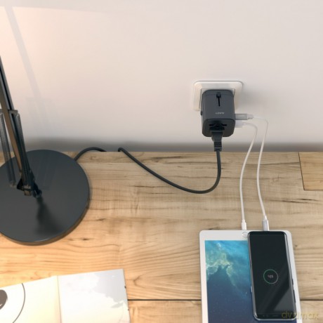 PA-TA01 Black uniwersalny podróżny adapter sieciowy 2xUSB+1xUSB C | 7.8A | pasuje w 150 krajach