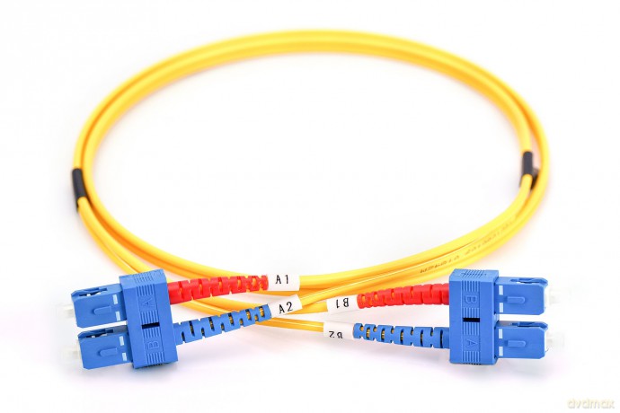 Patch cord światłowodowy FO SC-SC SM 9/125 OS2 duplex LSOH 2m Żółty