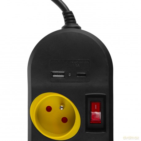 Przedłużacz 1,5m 250VAC 10A 4 gniazda MCE508 B Port USB-C Quick charge 2.0 IP20