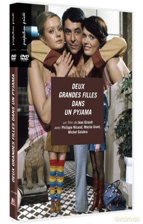 Deux Grandes Filles Dans Un Pyjama [DVD]