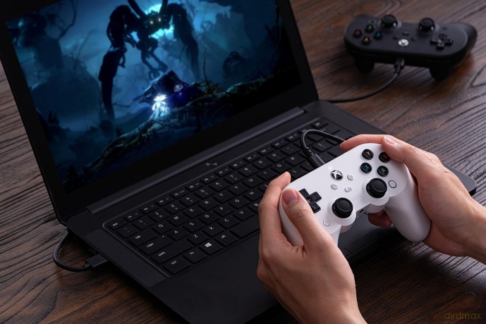 8BitDo Pro 2 Wired Xbox Gamepad White