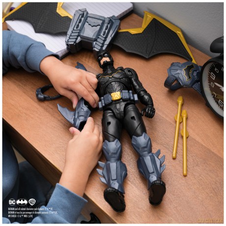 Batman - Adventures Wing Attack Batman 30 cm (6070532) [FIGURKA]