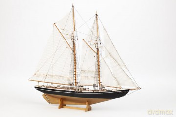 Billing Boats - Bluenose II - Wooden hull (428350)