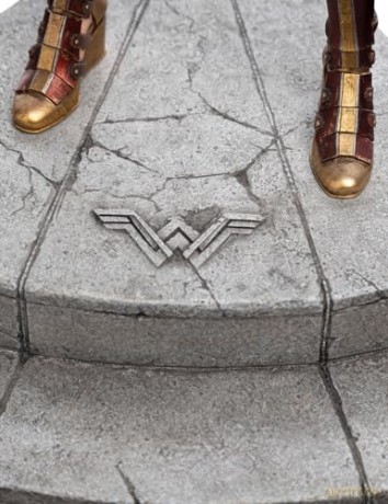 Justice League (Zack Snyder) - Trinity Series - Wonder Woman Statue 1:6 Scale [FIGURKA]
