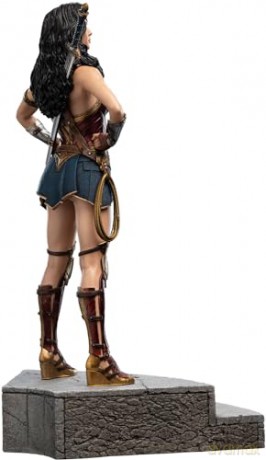 Justice League (Zack Snyder) - Trinity Series - Wonder Woman Statue 1:6 Scale [FIGURKA]