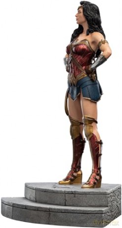 Justice League (Zack Snyder) - Trinity Series - Wonder Woman Statue 1:6 Scale [FIGURKA]