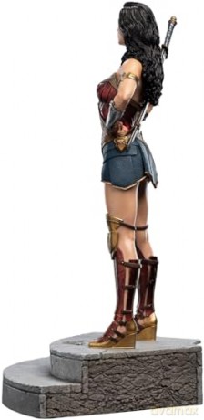 Justice League (Zack Snyder) - Trinity Series - Wonder Woman Statue 1:6 Scale [FIGURKA]