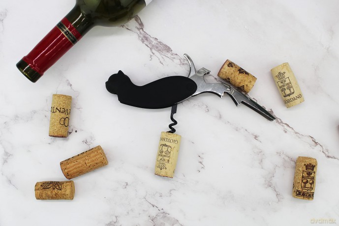 Winkee - Corkscrew Cat - Black