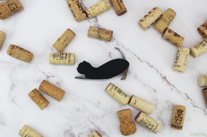 Winkee - Corkscrew Cat - Black