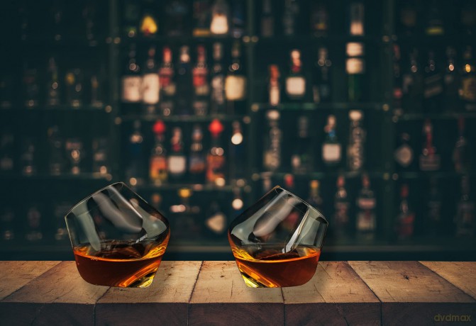 Winkee - Rolling Whiskey Glasses - Set of 2