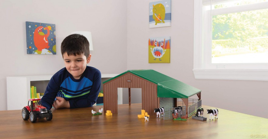 Britains - Farm Building Set with Case Tractor