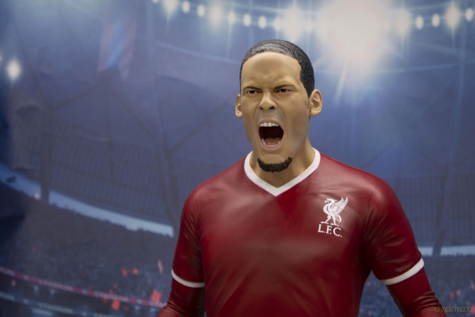 Footballs Finest - Liverpool (Virgil Van Dijk) statuetka z żywicy 60 cm [FIGURKA]