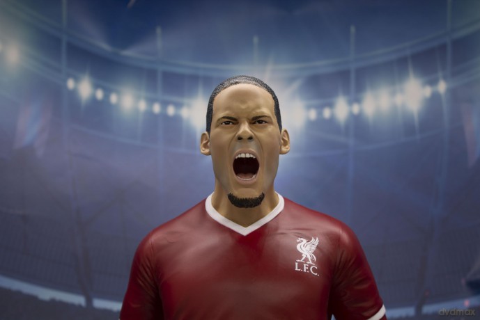 Footballs Finest - Liverpool (Virgil Van Dijk) statuetka z żywicy 60 cm [FIGURKA]