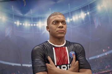 Footballs Finest - Paris Saint-Germain (Kylian Mbappe) 60 cm posąg z żywicy [FIGURKA]