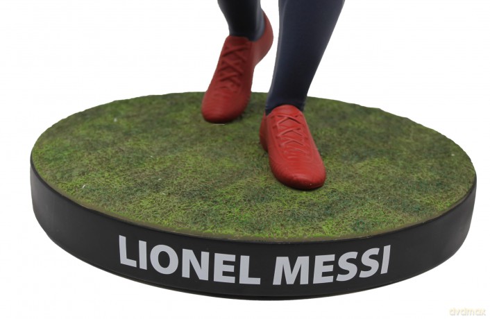 Footballs Finest - Paris Saint-Germain (Lionel Messi) bardzo szczegółowa żywica, luksusowa figurka piłkarska do kolekcjonowania [FIGURKA]