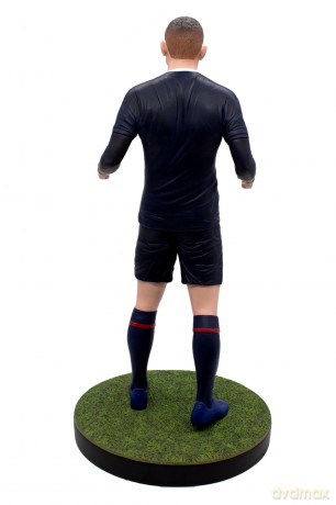 Footballs Finest - Paris Saint-Germain (Marco Verratti) posąg z żywicy [FIGURKA]