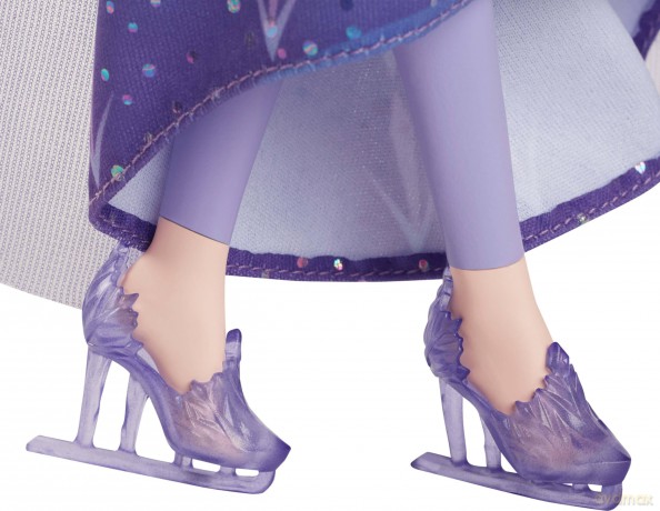 Frozen - Ice Skating Fashion Doll Elsa