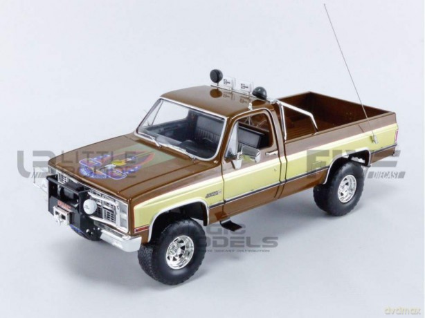 Greenlight Collectibles - 1/18 Fall Guy 1982 GMC K-2500 Sierra Grande