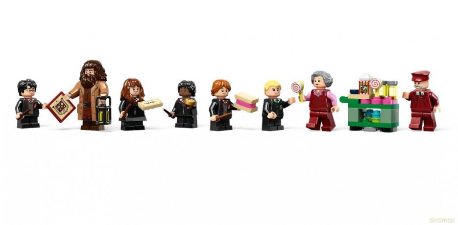 LEGO - Hogwarts ExpressTrain Set with Hogsmeade Station 76423