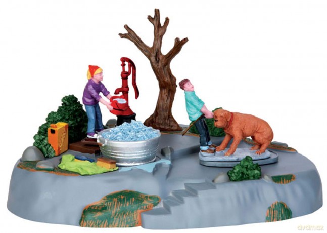 Lemax - Christmas Village - Accessory: Time For a Scrub - (44770)