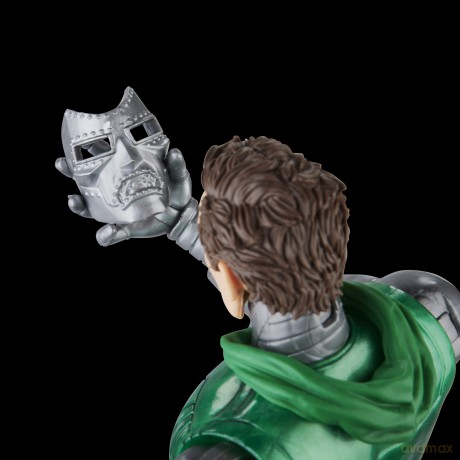 Marvel Legends Series - Avengers Beyond Earth's Mightiest - Captain Marvel vs Doctor Doom