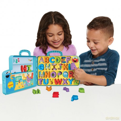 Sesame Street - Elmo's Learning Letters