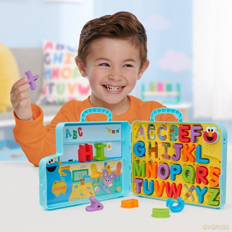 Sesame Street - Elmo's Learning Letters