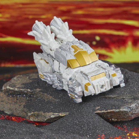 Transformers - Generations - Legacy United Deluxe Class (Infernac Universe Nucleous)