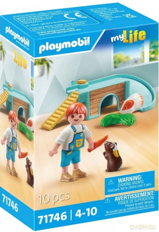 PLAYMOBIL Chłopiec ze świnką morską (71746)