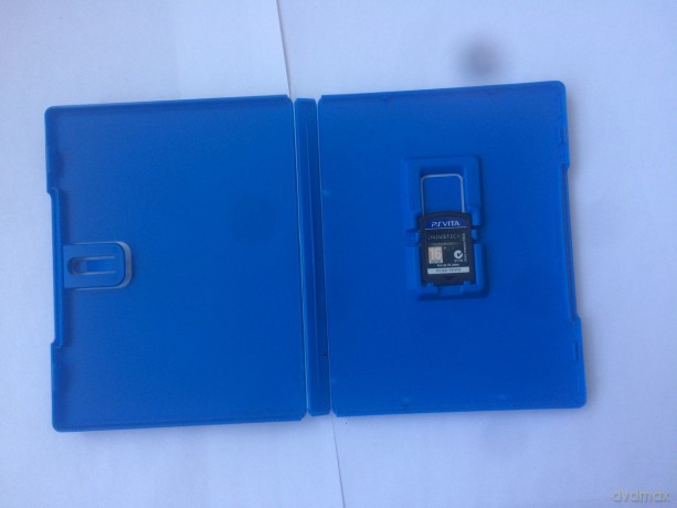 Injustice: Gods Among Us - Ultimate Edition [GRA PS VITA]