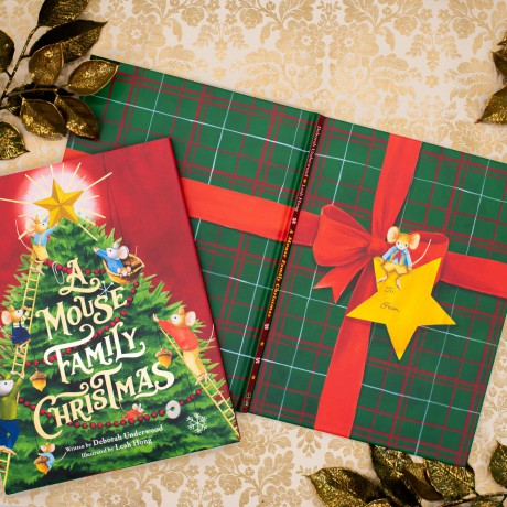 A Mouse Family Christmas - Deborah Underwood [KSIĄŻKA]