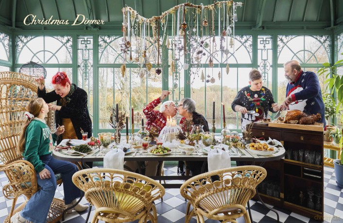 A Taste of the Château: Celebrate Christmas the Chateau way with over 100 recipes, crafts and garden projects! - Dick Strawbridge [KSIĄŻKA]