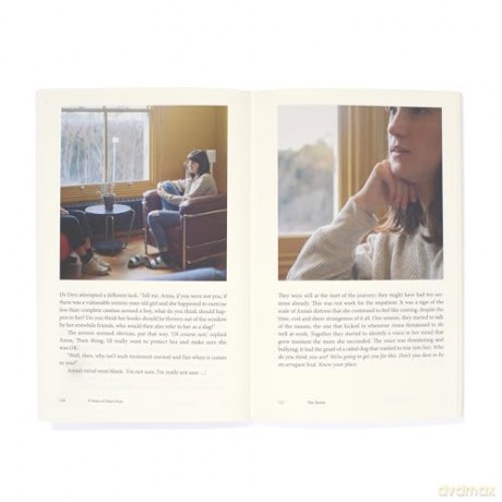 A Voice of One's Own: A Story about Confidence and Self-Belief: 1 (Therapeutic Fiction) - The School of Life [KSIĄŻKA]