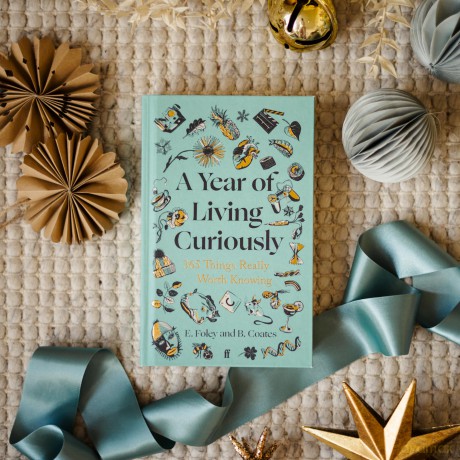 A Year of Living Curiously: 365 Things Really Worth Knowing - Beth Coates [KSIĄŻKA]